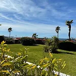 Studio avec belle et grande terrasse vue mer - PAN-1